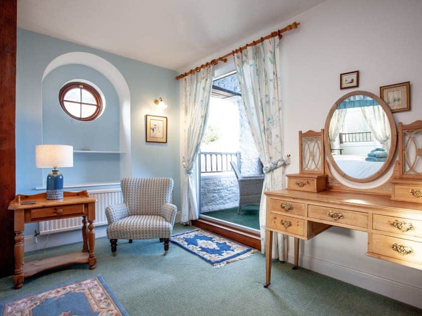 Master bedroom | Tuckenhay Mill House - Tuckenhay Mill, Bow Creek, between Dartmouth and Totnes
