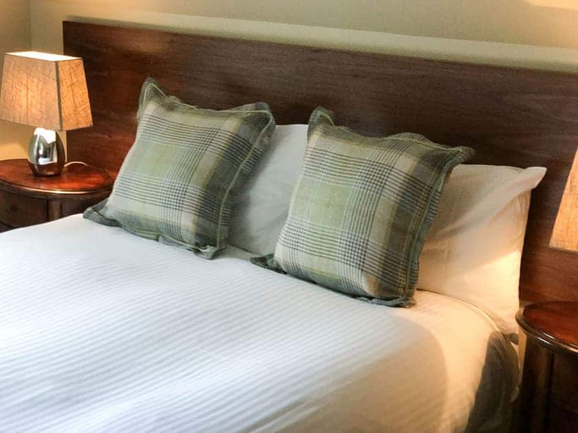 Warm and welcoming double bedded room | Allt-Nan-Ros Cottage - Allt-Nan-Ros Apartments, Onich, near Fort William