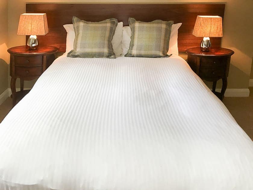 Relaxing bedroom with lovely double bed | Allt-Nan-Ros Cottage - Allt-Nan-Ros Apartments, Onich, near Fort William