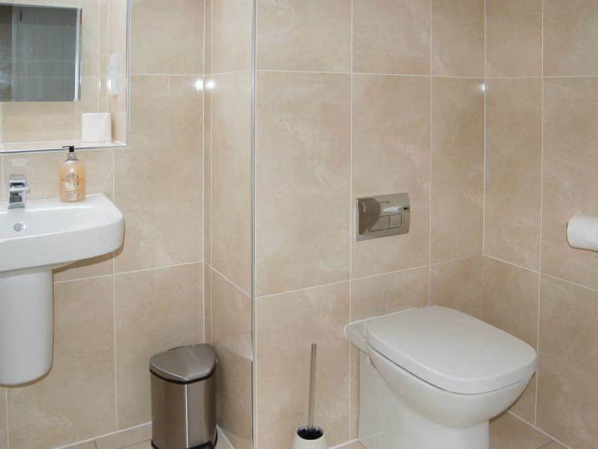 Delightfully tiled bathroom | The Stables Cottage - Allt-Nan-Ros Apartments, Onich, near Fort William