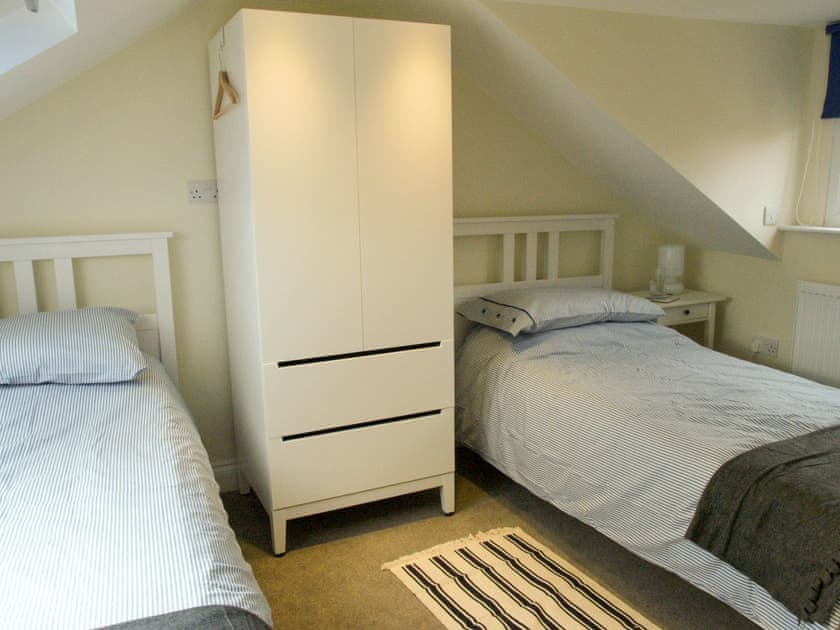 Twin bedroom | St Marys Road, Cowes