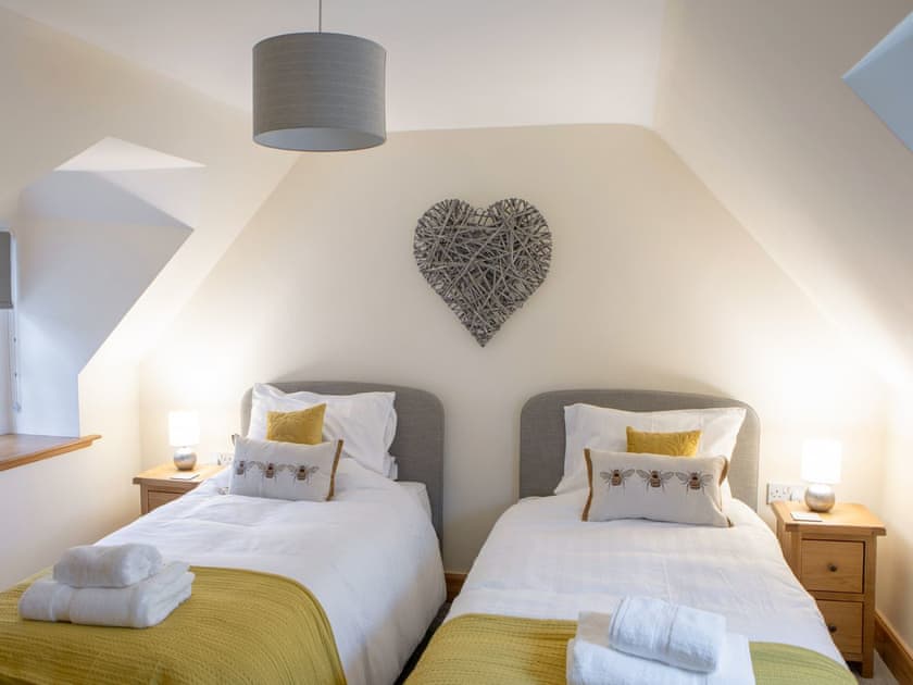 Twin bedroom | Drumlanrig Mains Cottage - Drumlanrig Castle, Thornhill, near Dumfries