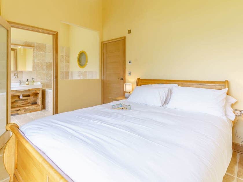 Double bedroom | The Stables - Musselwick Farm, St Brides