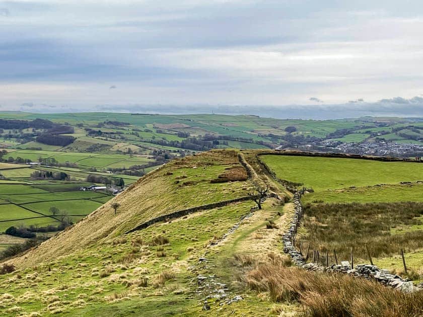 A public footpath at the property leads you straight up to Chinley Churn and Big Stone | Willow Cottage at Naze Farm, Sycamore Cottage at Naze Farm - Naze Farm, Chinley