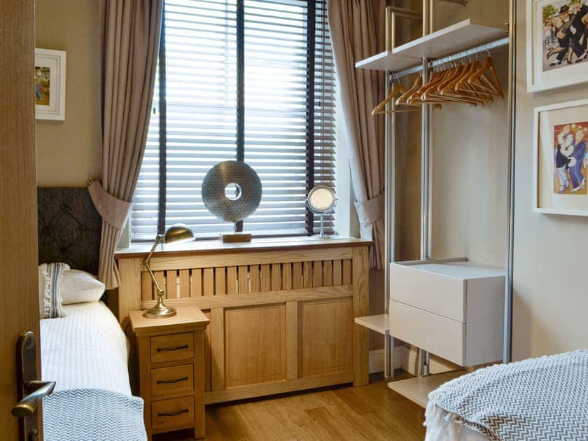 Twin bedroom | The Apartment, Brecon