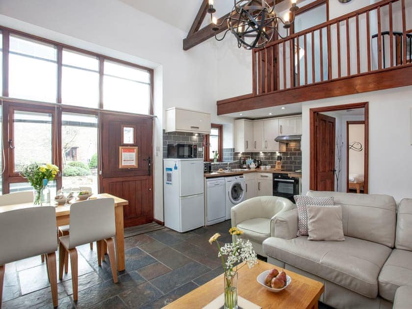 Open plan living space | Swift - Newhouse Barton, Ipplepen, near Totnes