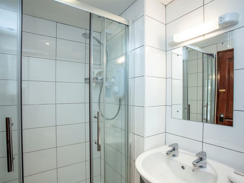 Shower room | Swift - Newhouse Barton, Ipplepen, near Totnes
