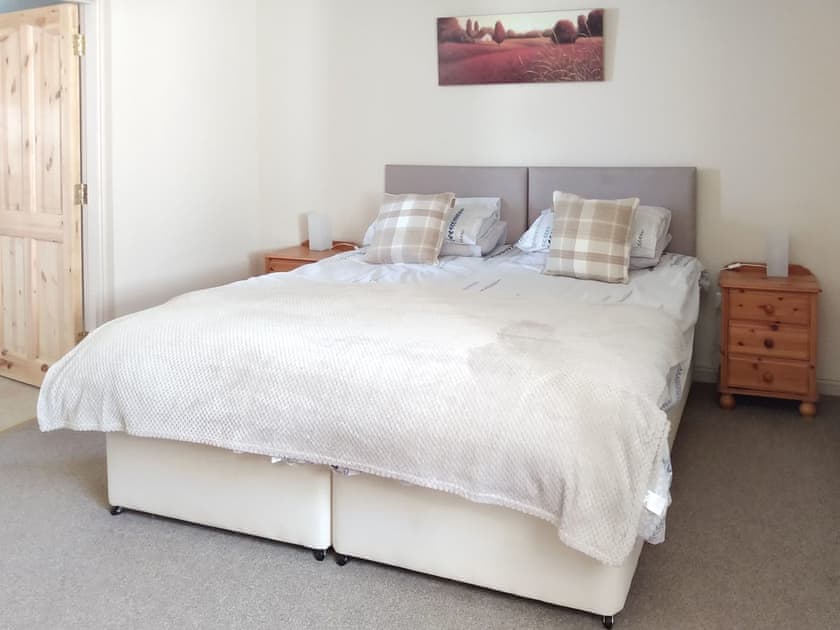 Double bedroom | Darnhay Milkhouse - Darnhay Cottages, Mauchline, near Ayr