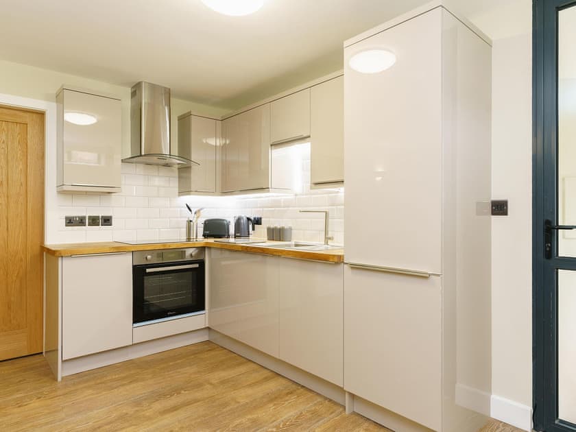 Kitchen | 8B Monkbar Mews - City Apartments, York