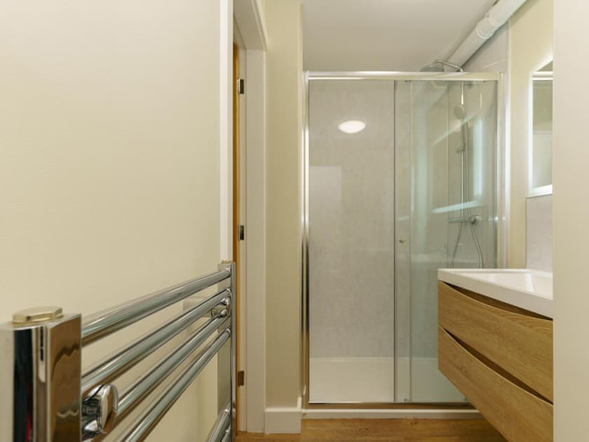 Bathroom | 8B Monkbar Mews - City Apartments, York