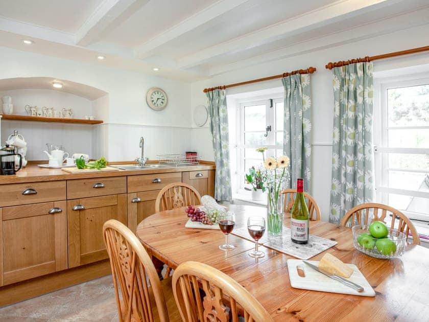 Kitchen/diner | 3 Castle Cottage - Tuckenhay Mill, Bow Creek, between Dartmouth and Totnes