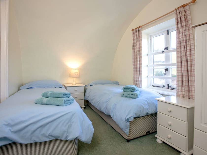 Twin bedroom | 3 Castle Cottage - Tuckenhay Mill, Bow Creek, between Dartmouth and Totnes