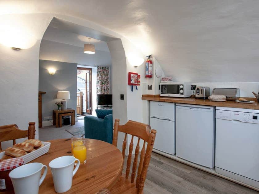 Kitchen/diner | 4 Castle Cottage - Tuckenhay Mill, Bow Creek, between Dartmouth and Totnes