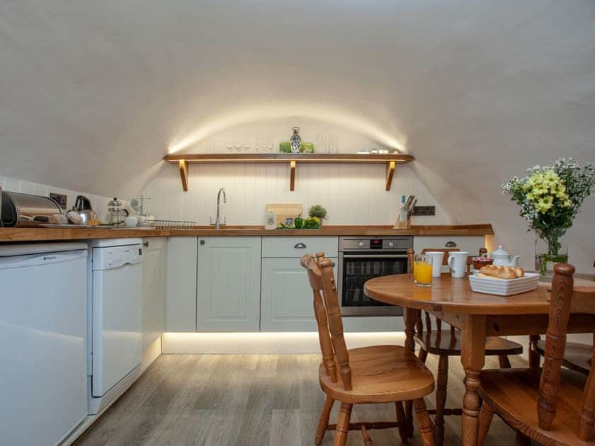 Kitchen/diner | 4 Castle Cottage - Tuckenhay Mill, Bow Creek, between Dartmouth and Totnes