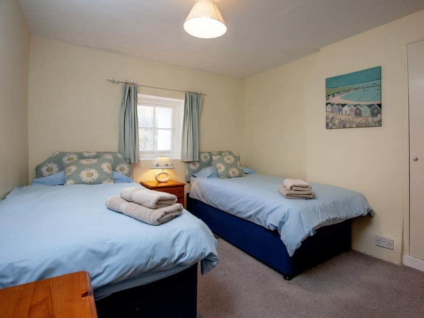 Twin bedroom | 4 Castle Cottage - Tuckenhay Mill, Bow Creek, between Dartmouth and Totnes
