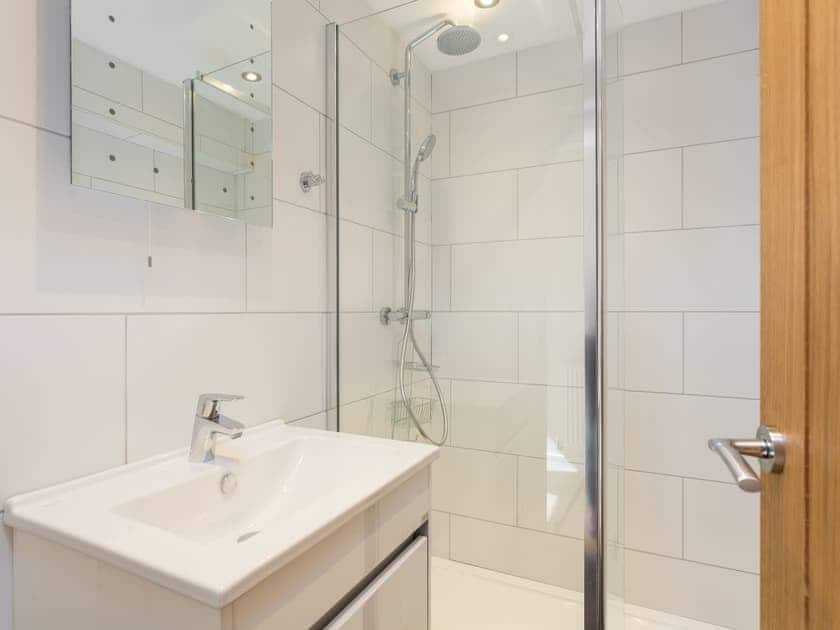 Shower room | 1 Monkbar Mews - City Apartments, York