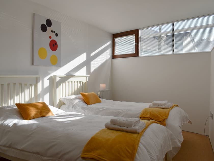 Twin bedroom | 27 Nautilus, Westward Ho!