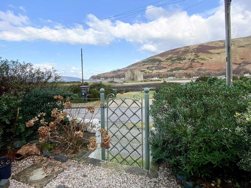 View to castle from front enclosed garden | Croftbank, Lochranza