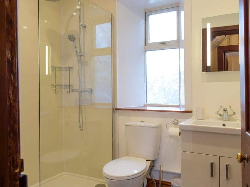 Shower room | Llantysilio Lodge, Llangollen