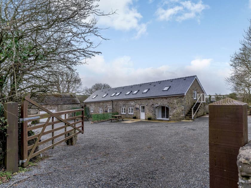 Driveway | Llwynwermod Cottages, Maen-y-groes, near New Quay