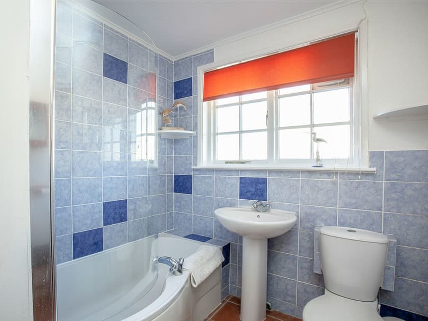 Bathroom | Bowjy Cottage, Cubert, Newquay