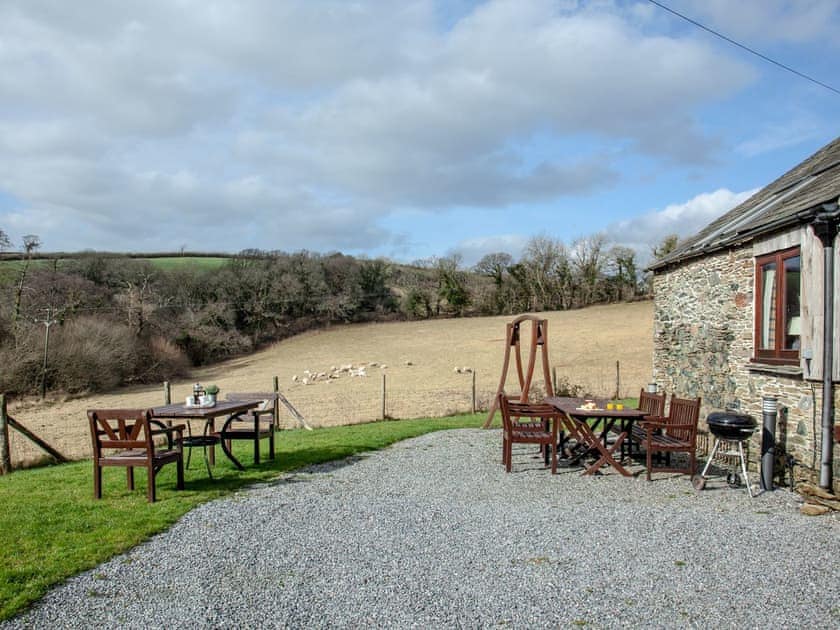 Sitting-out-area | Edgecombe Barn - Tuckenhay Mill, Bow Creek, between Dartmouth and Totnes