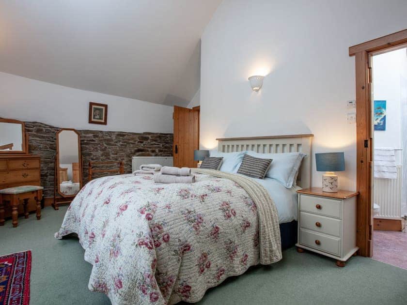 Double bedroom | Edgecombe Barn - Tuckenhay Mill, Bow Creek, between Dartmouth and Totnes