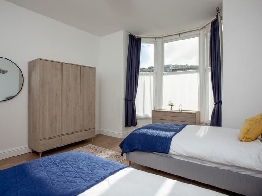 Twin bedroom | Bullen’s Rock, Ilfracombe