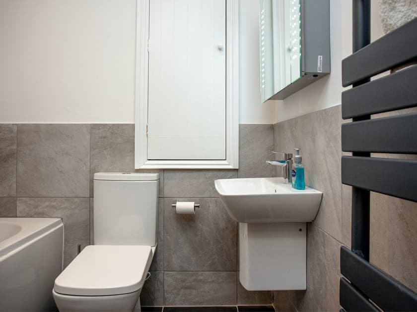 Bathroom | Bullen’s Rock, Ilfracombe