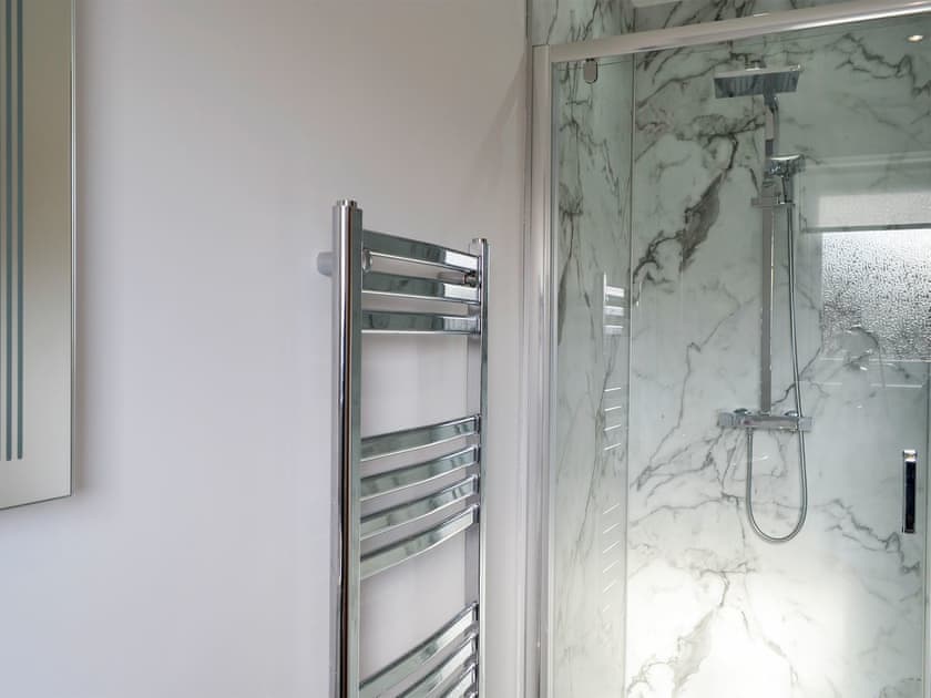 Shower room | Dinduff Lodge - Dinduff Lodge and Quarter Acre House, Low Dinduff, near Stranraer