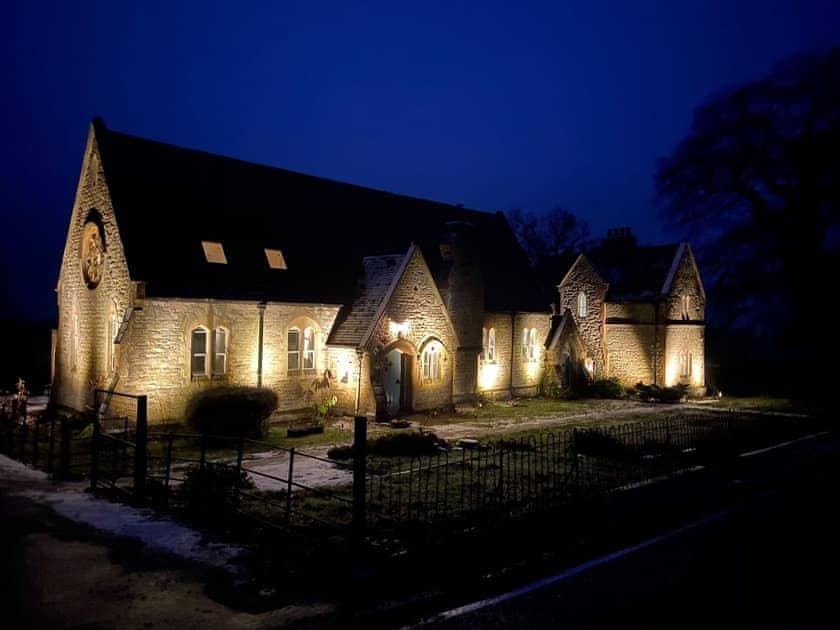 The Old School House Luxury AccommodationThe Headmasters Lodge, The Old School House 1 - The Old School Ho, Burwarton, ne