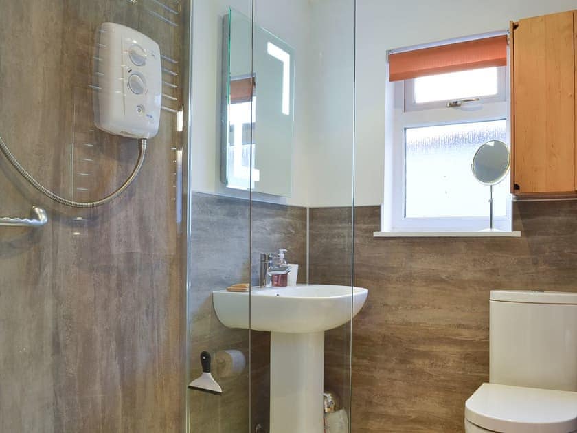 Shower room | Bruich Cottage, Newtonmore, near Aviemore