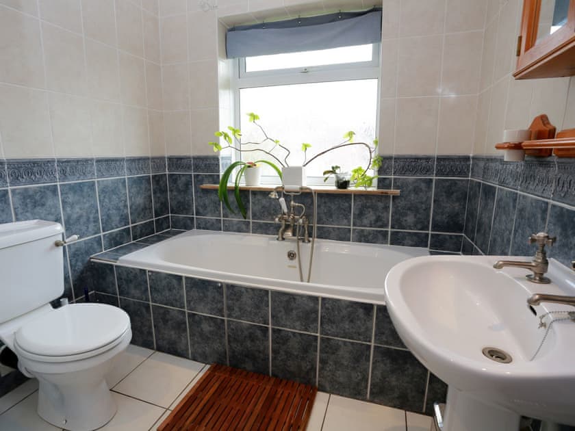 Bathroom | Cosy Haven, Bournemouth