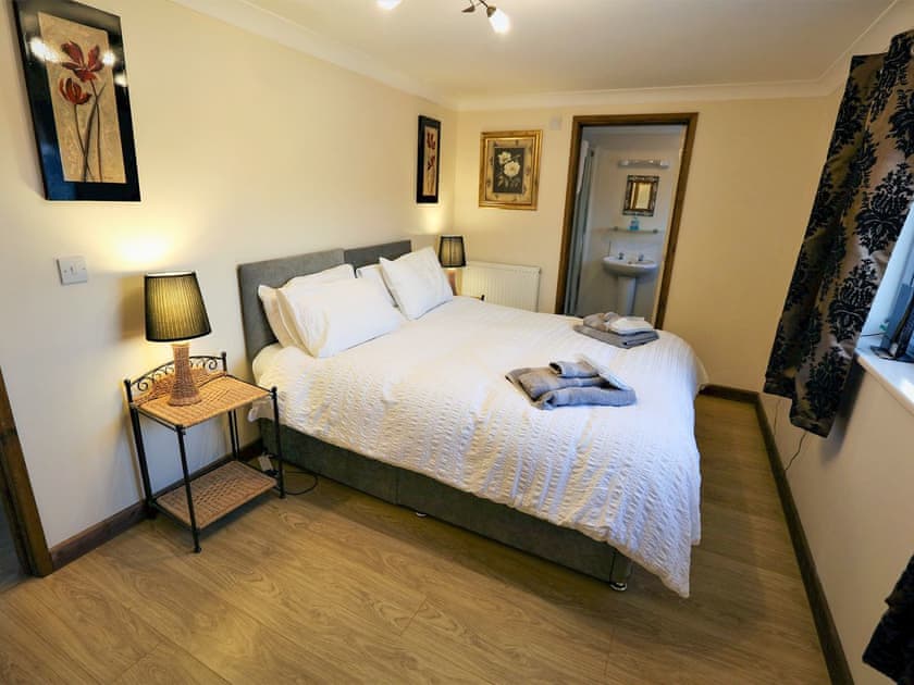 Double bedroom | Moorings House - Moorings House & Reed View, St Olaves, near Beccles