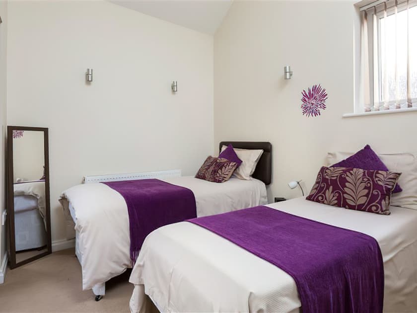 Twin bedroom | The Light Well - City Apartments York, York