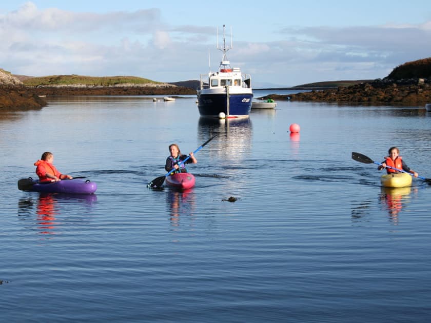 Surrounding area | Sunrise Apartment, Lochmaddy