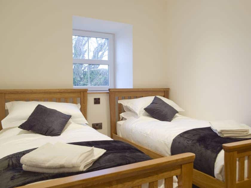 Twin bedroom | Stambar - Brynhowell Barns, Glandwr, near Narbeth