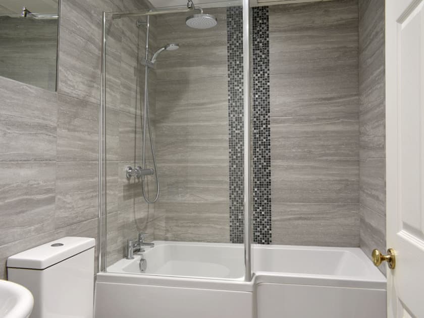 Shower room | Coastguard Cottage, Ryde