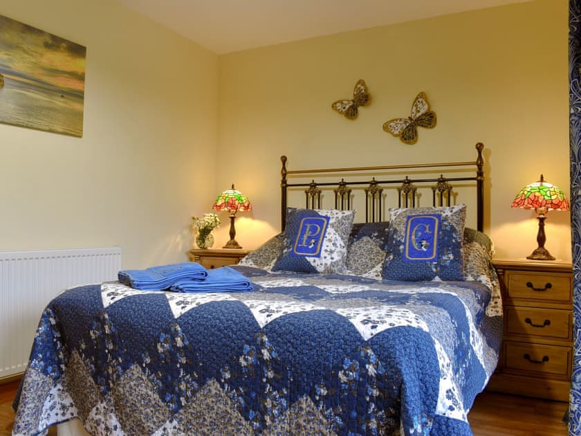 Double bedroom | Peewit Cottage, Lealholm near Whitby