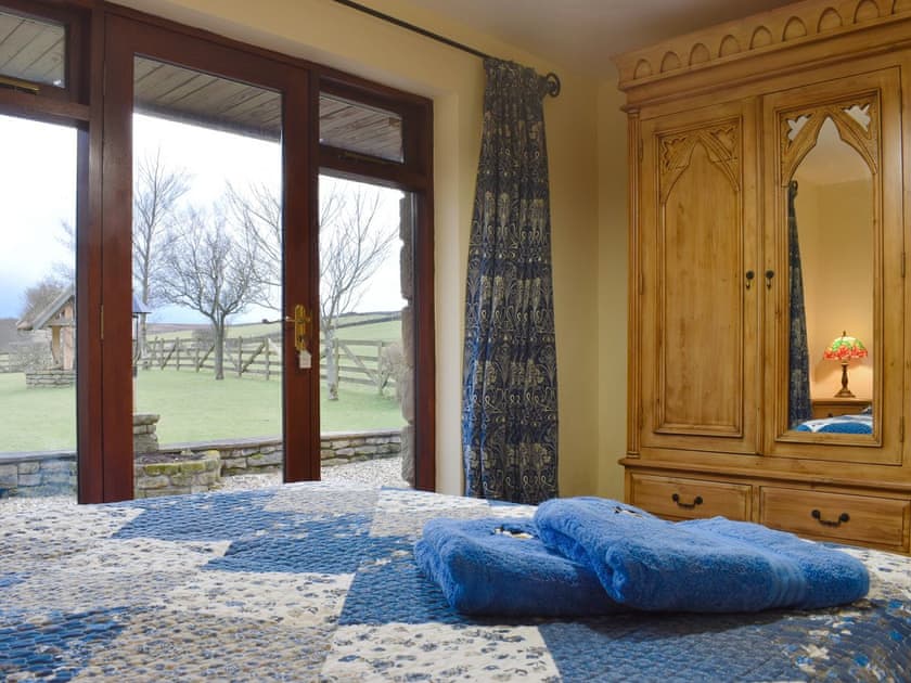 Double bedroom | Peewit Cottage, Lealholm near Whitby