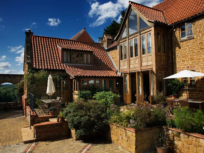 Exterior | Chestnut Cottage - Heath Farm Holiday Cottages, Swerford, near Chipping Norton