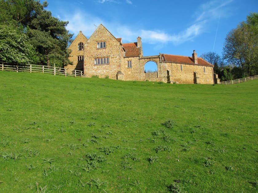 Setting | Heath Farm Holiday Cottages, Swerford, near Chipping Norton