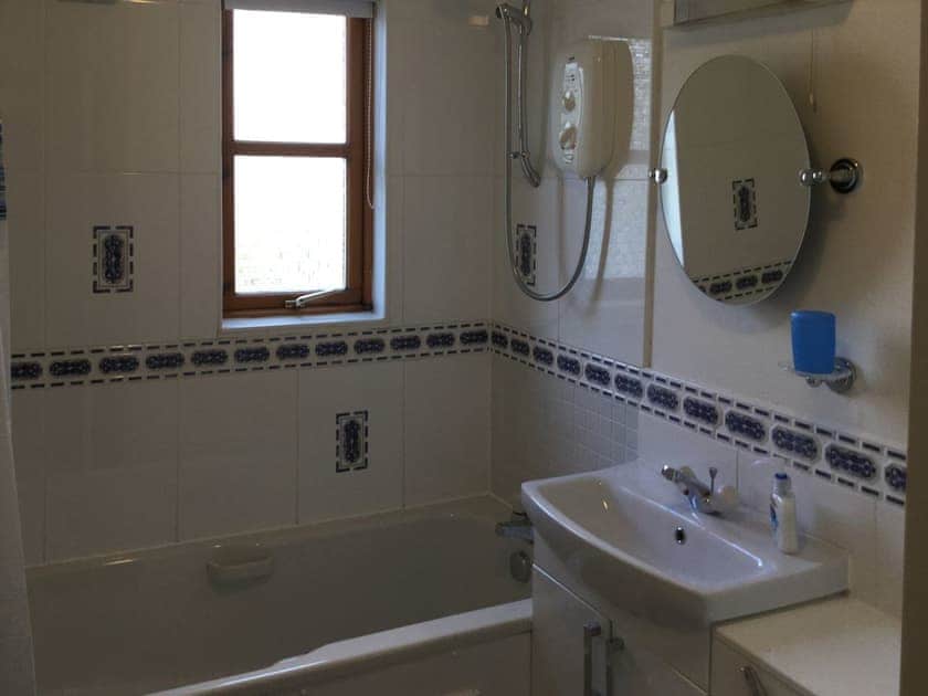 Bathroom | Golf View, Inverness