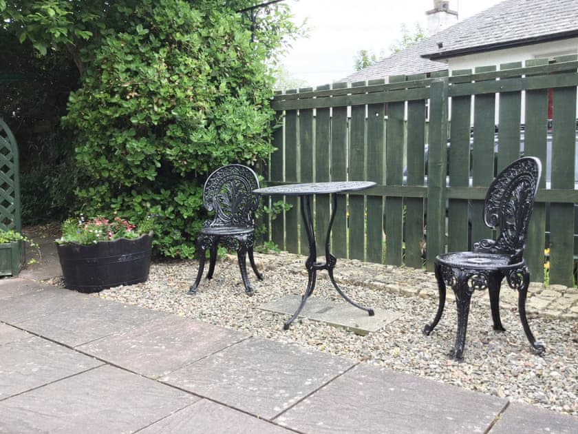 Sitting-out-area | New Cottage, Inverness