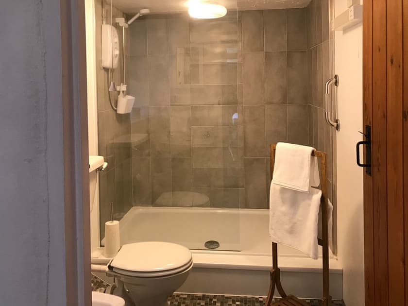 Shower room | Cobble Cottage - Foal Barn Cottages, Spennithorne, near Leyburn
