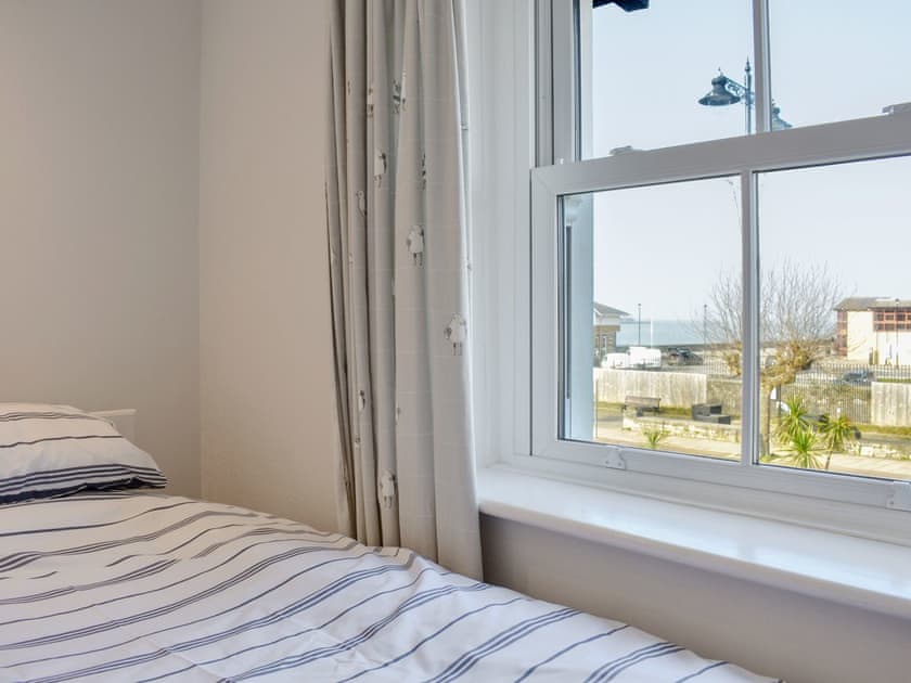 Twin bedroom | Coastguard Cottage, Ryde