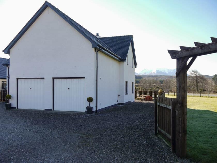 Exterior | Dalcomera, Fort William