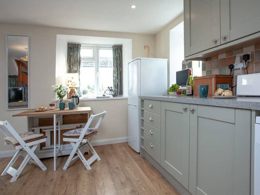 Kitchen | Garden Cottage, Kingsbridge