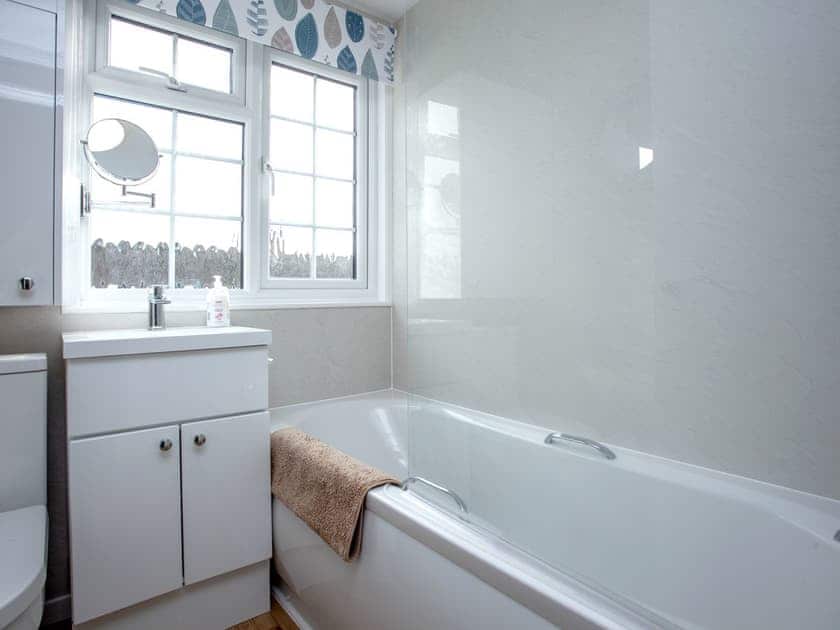 Bathroom | Garden Cottage, Kingsbridge
