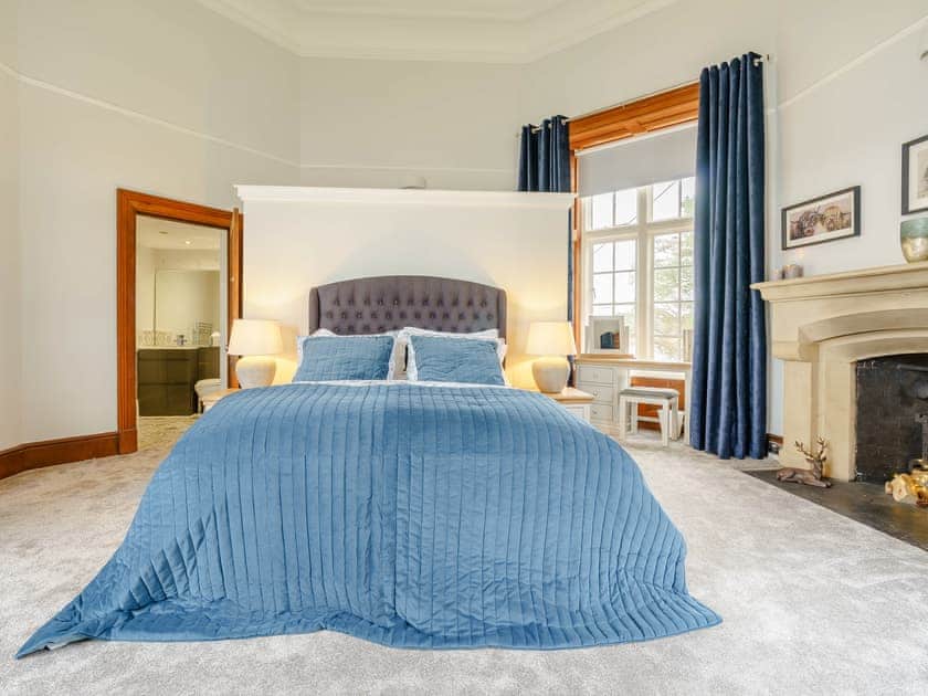 Master bedroom | Whittle Dene Reservoir House, Stamfordham, near Newcastle-upon-Tyne